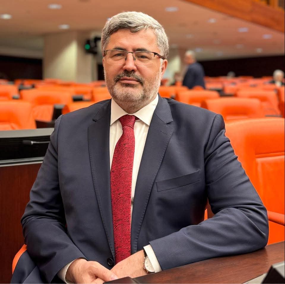 Ali Özkaya: Öğretmenler Toplumun Gelişiminde Temel Taş