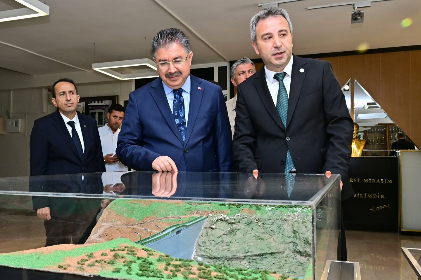 Vali Yılmaz, DSİ 3. Bölge Müdürlüğü'nü ziyaret etti