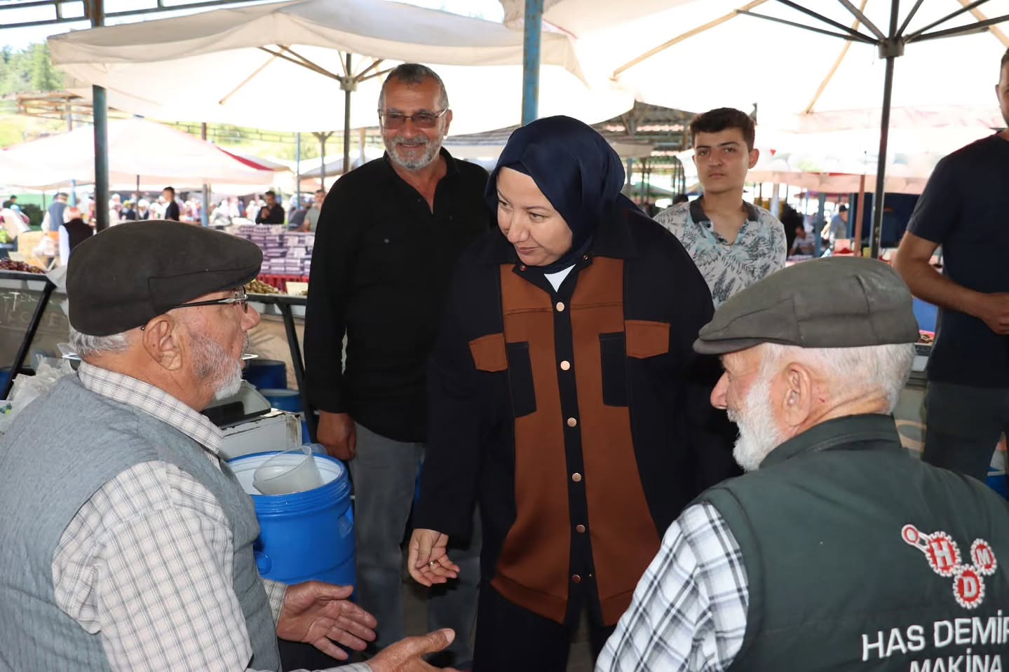 İsce Bazarında esnaf ve vatandaş buluşması