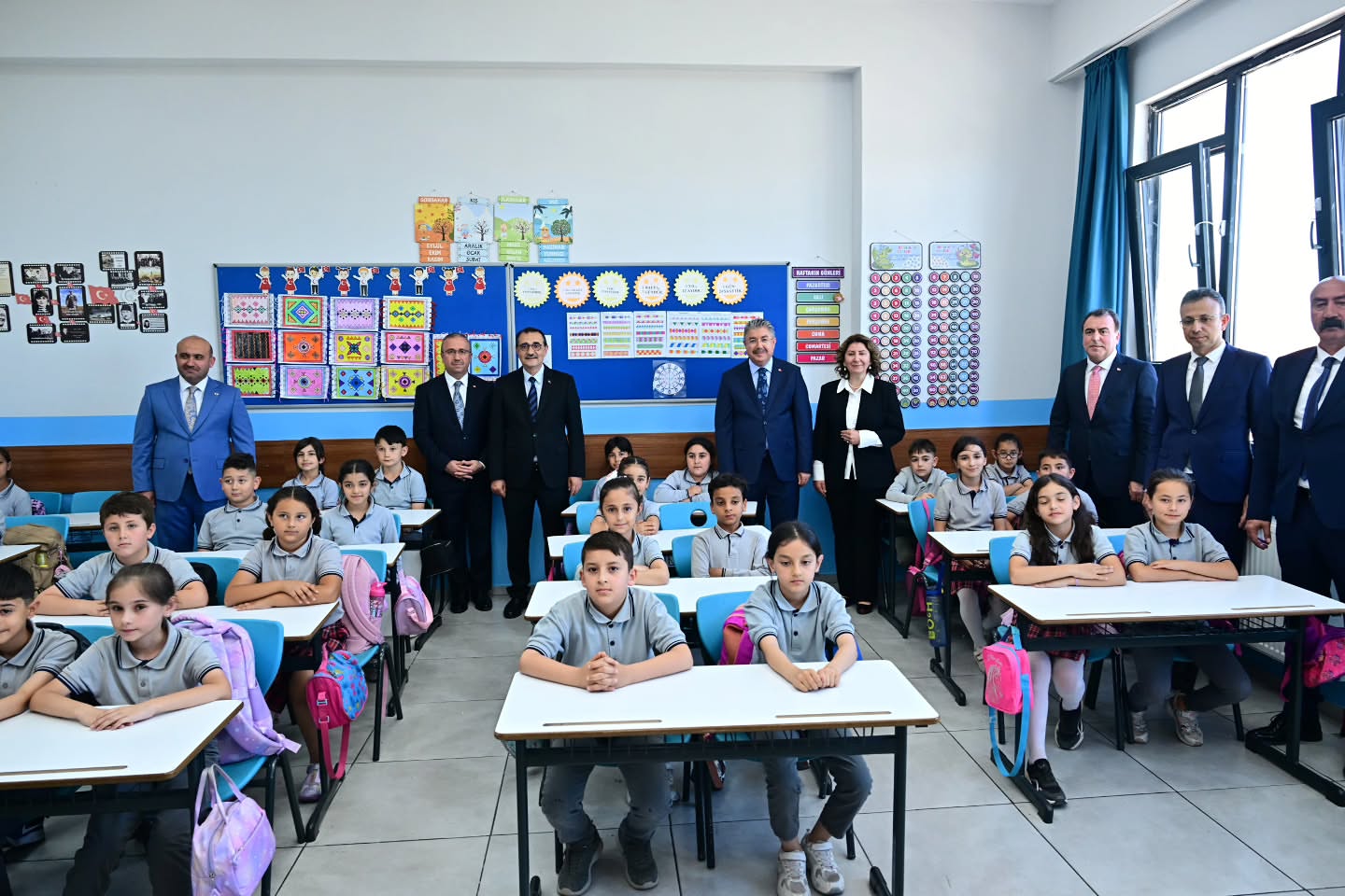 Vali Yılmaz, 24 Kasım İlkokulu'nu ziyaret etti