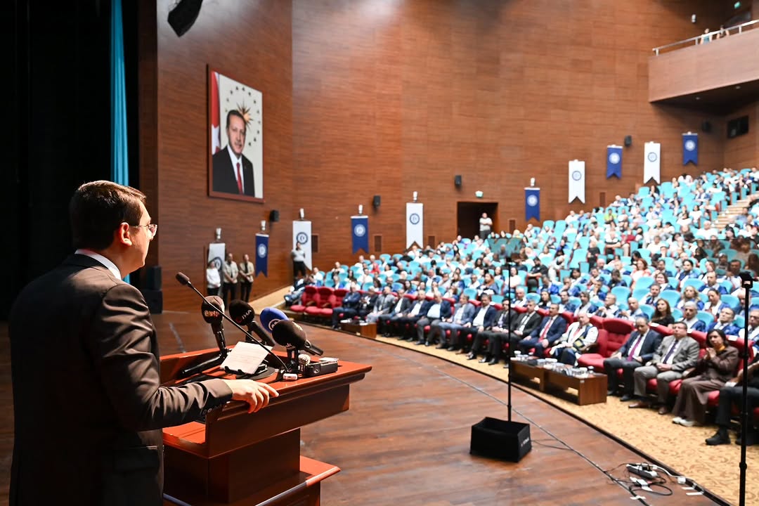 Uşak Üniversitesi Mezuniyet Töreni Coşkuyla Gerçekleşti