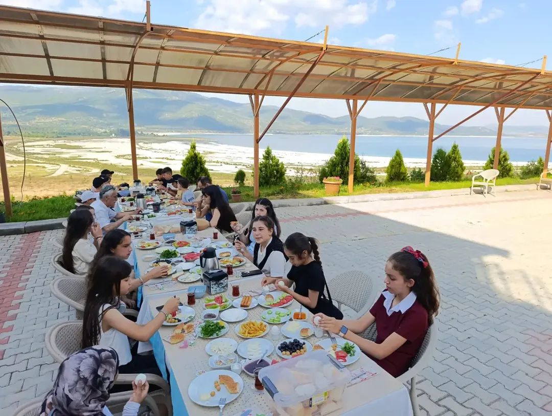 Yeşilova Belediyesi Misafirlerini Ağırladı