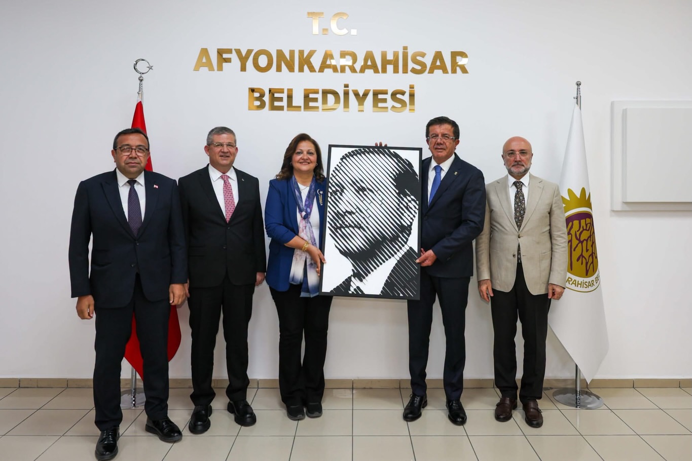 AK Parti heyeti Burcu Köksal'ı ziyaret etti