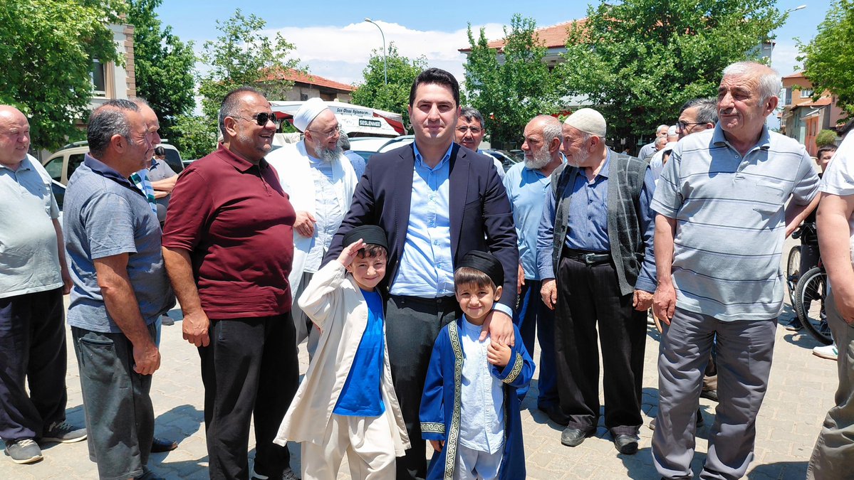 Karahallı'dan Umreye Uğurlama Töreni