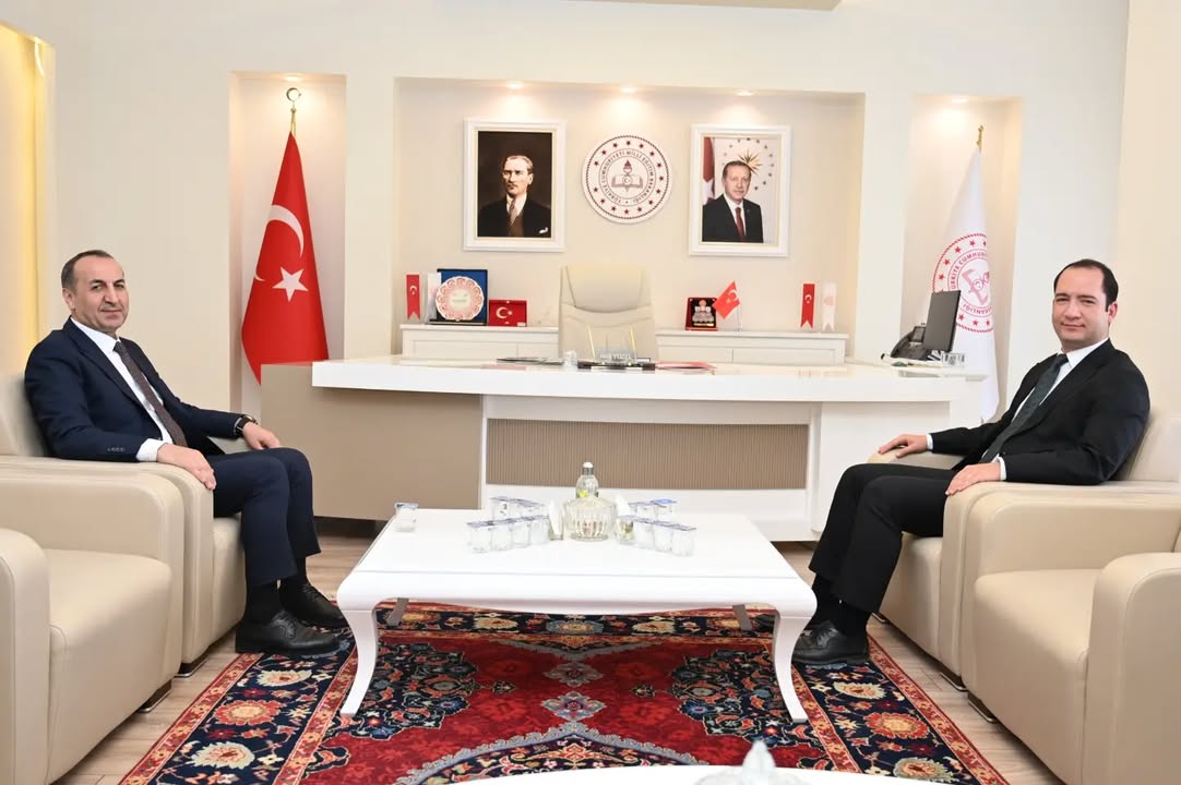Ulubey Kaymakamı'ndan Eğitim Müdürü'ne Veda Ziyareti