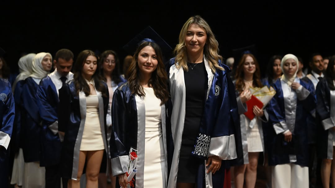 Uşak Üniversitesi Diş Hekimliği Fakültesi mezuniyet töreni yapıldı