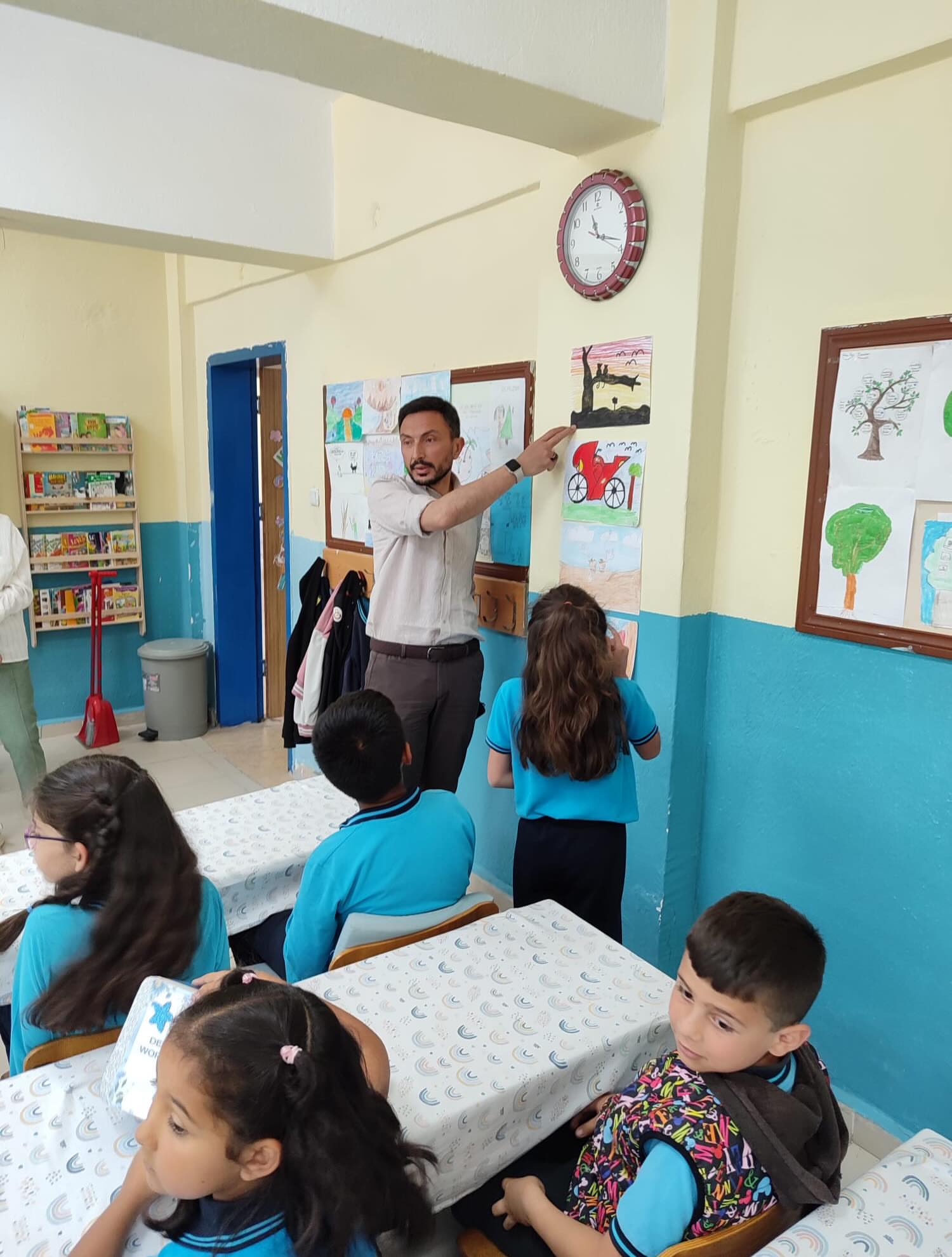 İlçe Eğitim Müdürü Sergi ve Gösterileri Ziyaret Etti