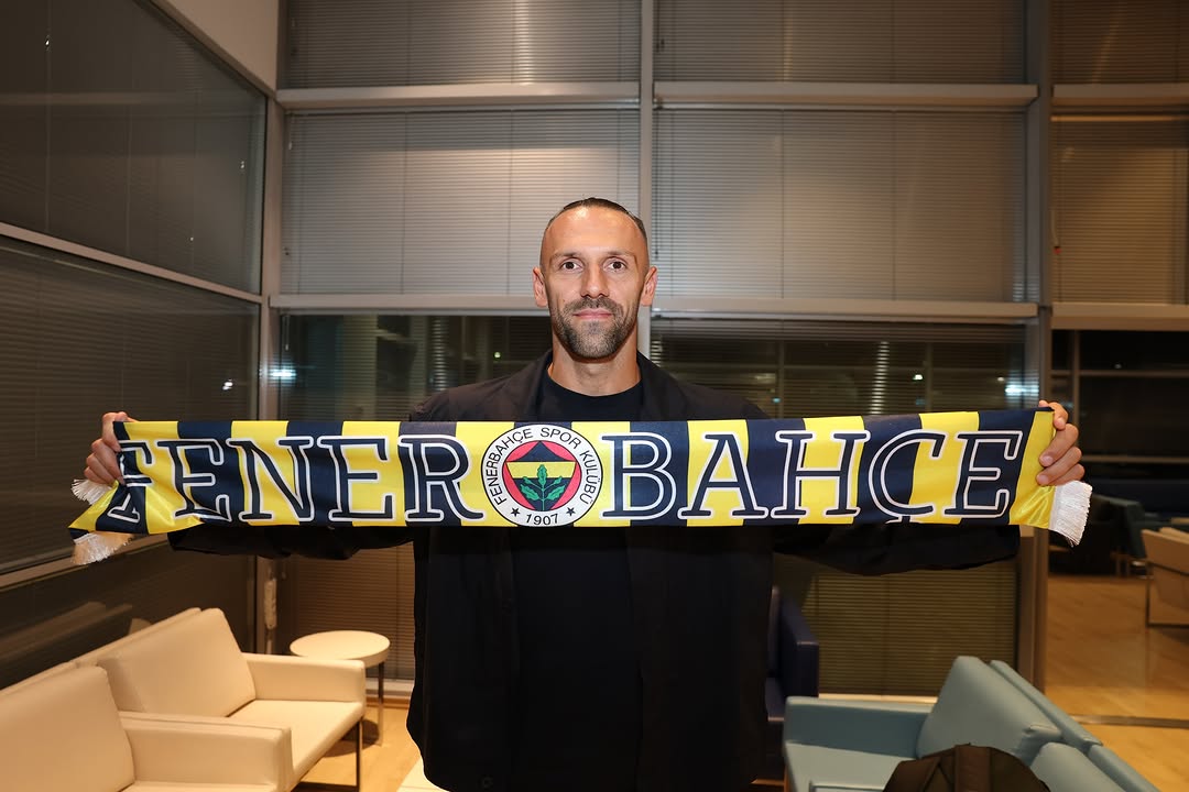 Vedat Muriqi İstanbul'a transfer görüşmeleri için geldi