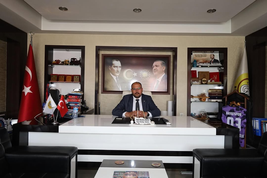 Bayat Belediyesi'nden Öğretmenler Günü Kutlama Mesajı