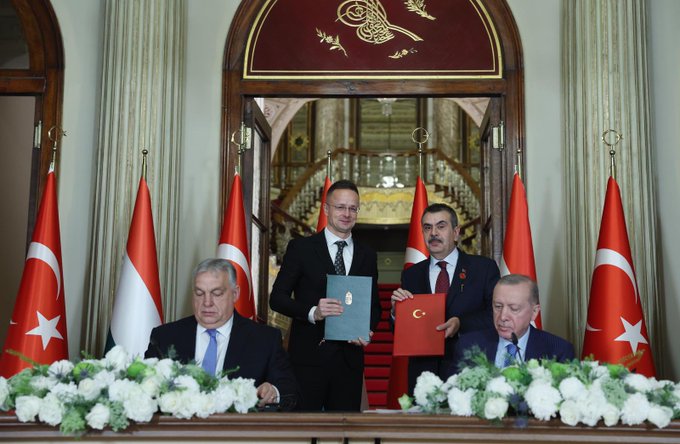Türkiye-Macaristan Burs Programı İmzalandı