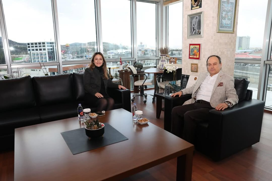 Afyonkarahisar Barosu Başkanı Av. M. İpek Yılmaz Göktürk, Sanayi ve Ticaret Odası Başkanı Hüsnü Serteser'i Ziyaret Etti