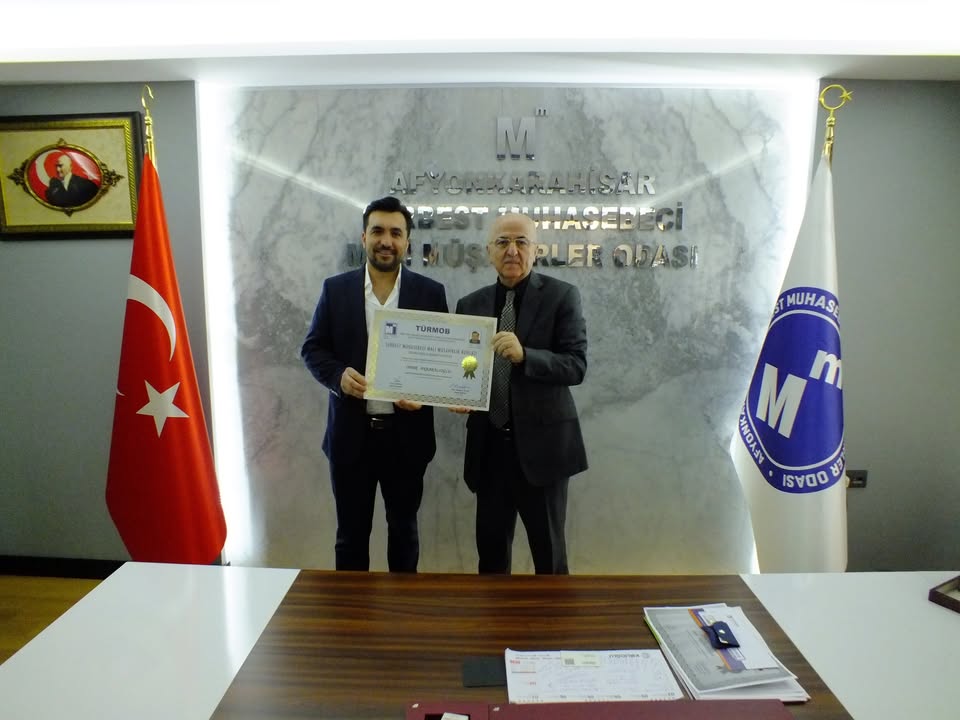Afyonkarahisar Mali Müşavirler Odası'ndan Ömer Ankaralıoğlu'na Ruhsat Takdim Töreni