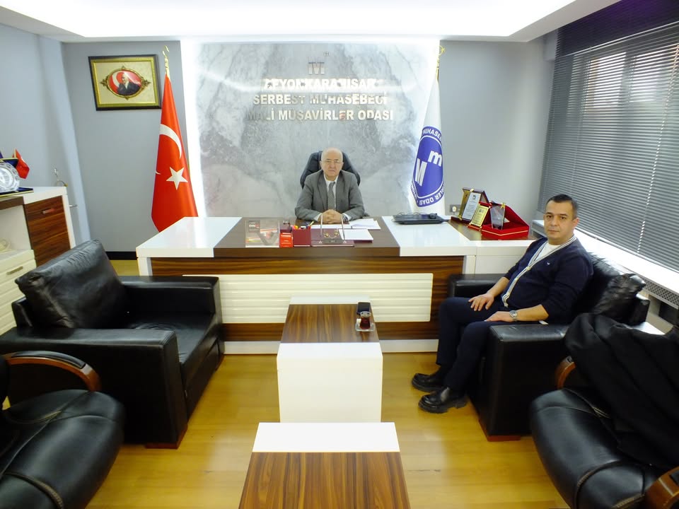 Yapı Kredi Bankası Afyonkarahisar Şube Müdürü Utku Demirci Oda Başkanı Erdal Sayar'ı Ziyaret Etti