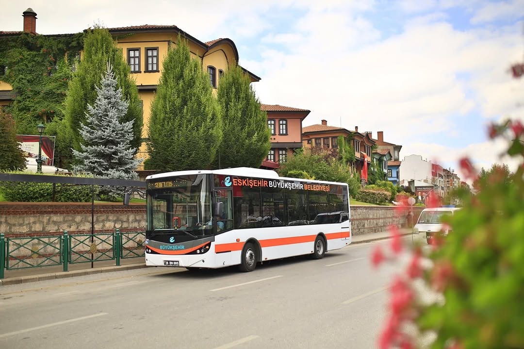 Eskişehir Büyükşehir Belediyesi'nden Dünya Şoförler Günü Kutlaması