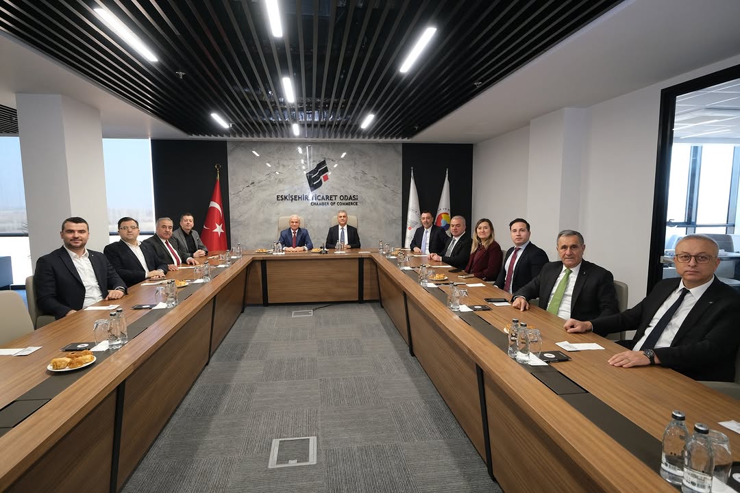 Vakıfbank Heyeti, Eskişehir Şube Müdürlüğü'nün Yeni Hizmet Binasını Ziyaret Etti