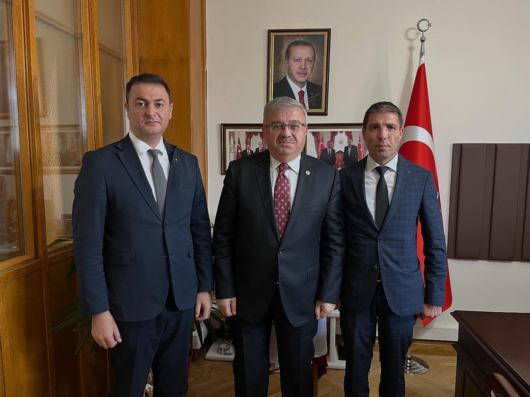 TBMM'de Kırka Belediye Başkanı Hakan Şahin'i Ağırlayan TBMM Başkanlık Divanı Katip Üyesi İbrahim Yurdunuseven