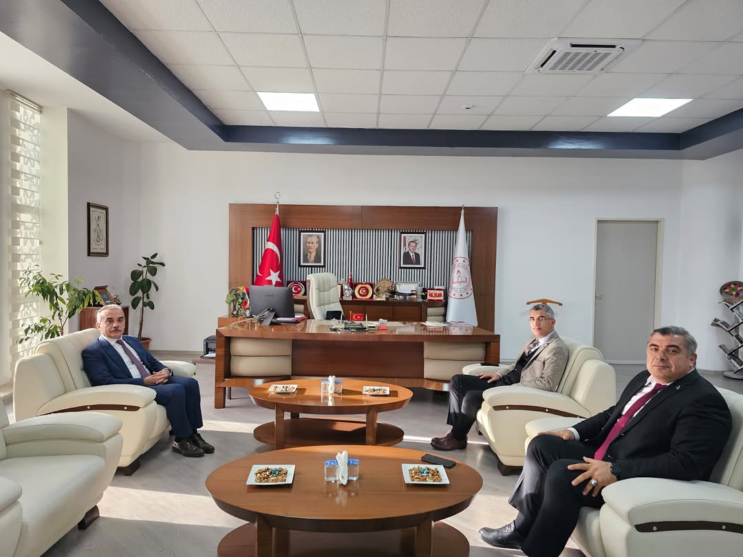 Afyonkarahisar Cumhuriyet Başsavcısı ve Başsavcı Vekili İl Milli Eğitim Müdürünü Ziyaret Etti