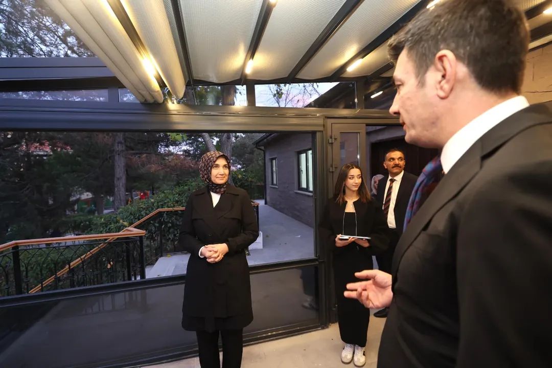 Afyonkarahisar Valisi Kübra Güran Yiğitbaşı, Valilik Bahçesinde Yeni Kafe İncelemelerinde Bulundu