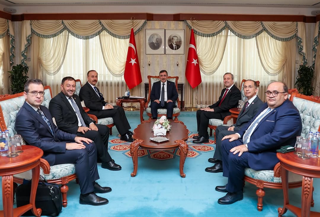 Isparta Valiliği'nden Önemli Ziyaret: Cumhurbaşkanı Yardımcısı ve Diğer Yetkililerle Görüşme