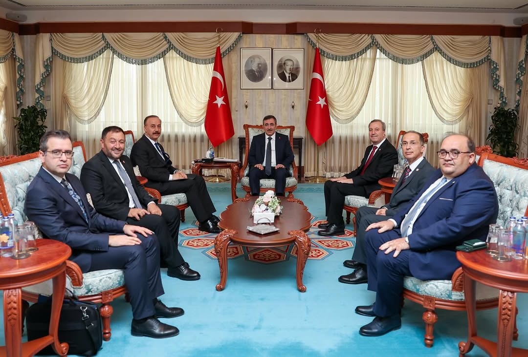 Isparta Valisi, Milletvekili, Üniversite Rektörü ve Belediye Başkanı Cumhurbaşkanı Yardımcısı Cevdet Yılmaz'ı Ziyaret Etti