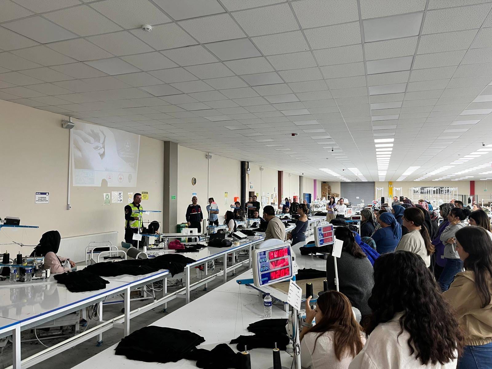 Afyonkarahisar İl Jandarma Komutanlığı'ndan Gömü Beldesi'ne Uyuşturucuyla Mücadele Semineri