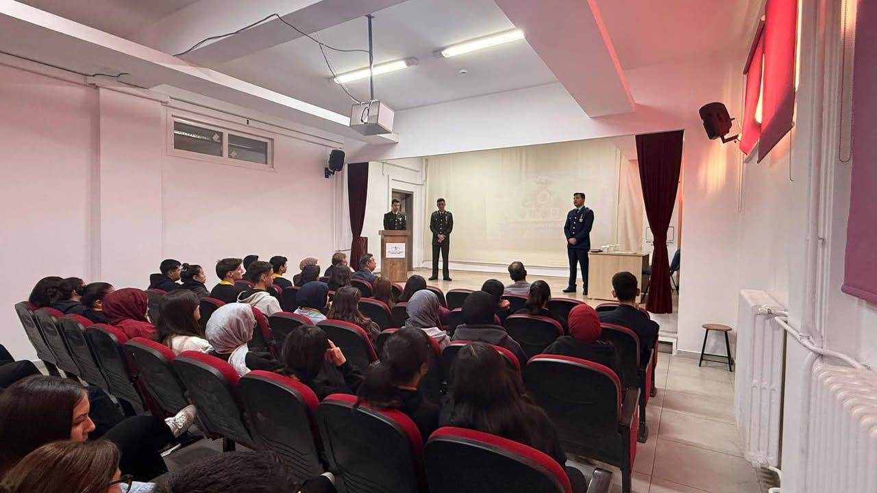 T.C. Millî Savunma Bakanlığı'ndan Öğrencilerle Buluşma Etkinliği