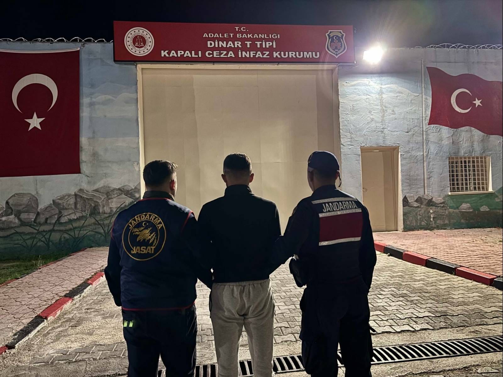 Afyonkarahisar'da Jandarma Dedektiflerinin Titiz Çalışması Sonucu Zanlı Yakalandı