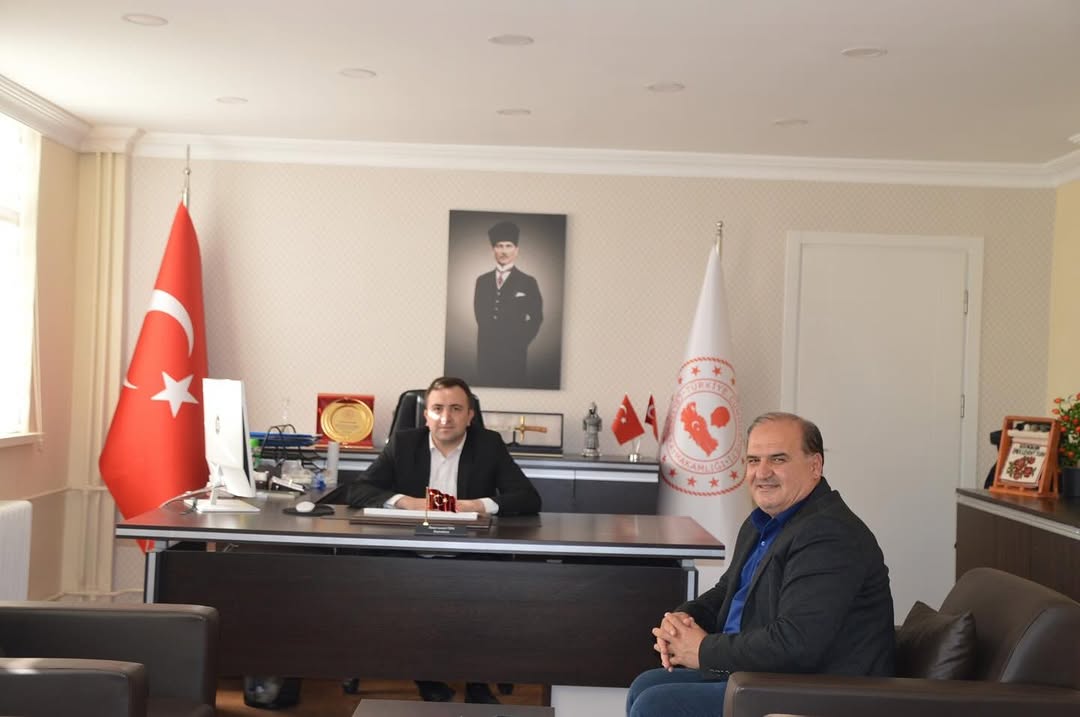 Özel Bucak Özel Karbeyaz Özel Eğitim ve Rehabilitasyon Merkezi Kurucu Müdürü Selim Özdaş'tan Kaymakam Ziyareti