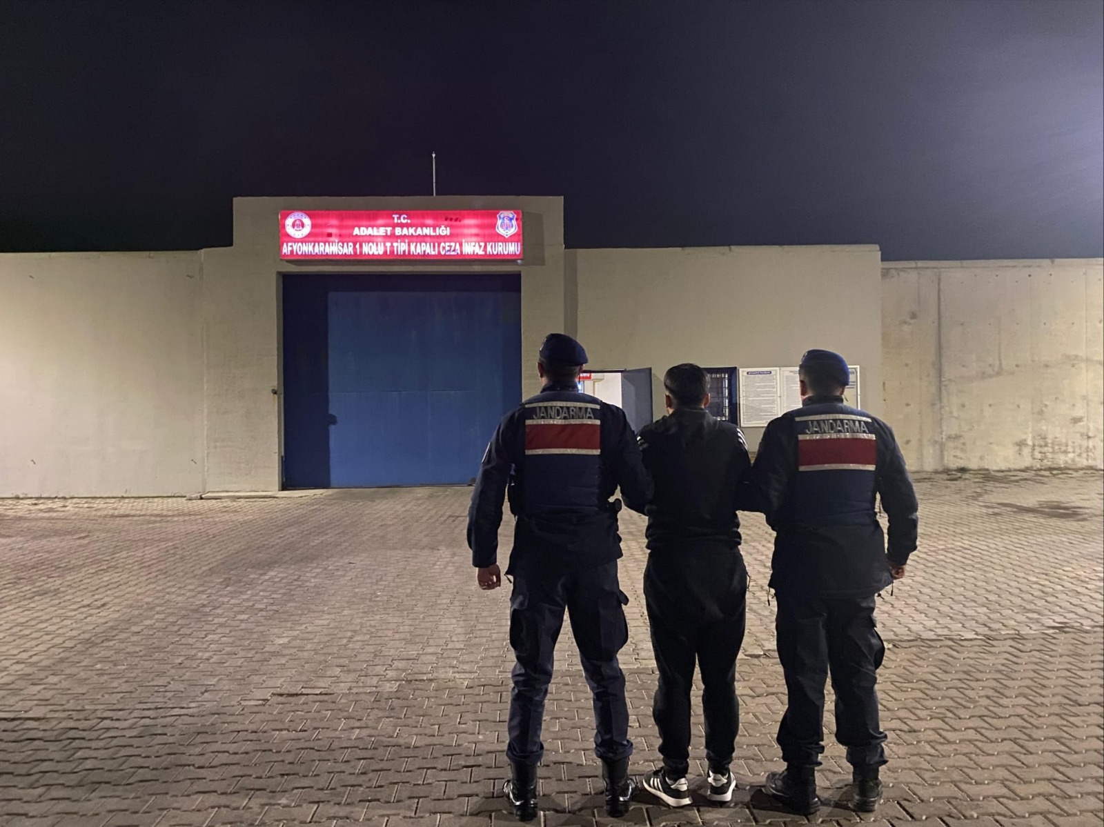 Afyonkarahisar Jandarmasından Uyuşturucu Operasyonunda Şüpheli Tutuklandı