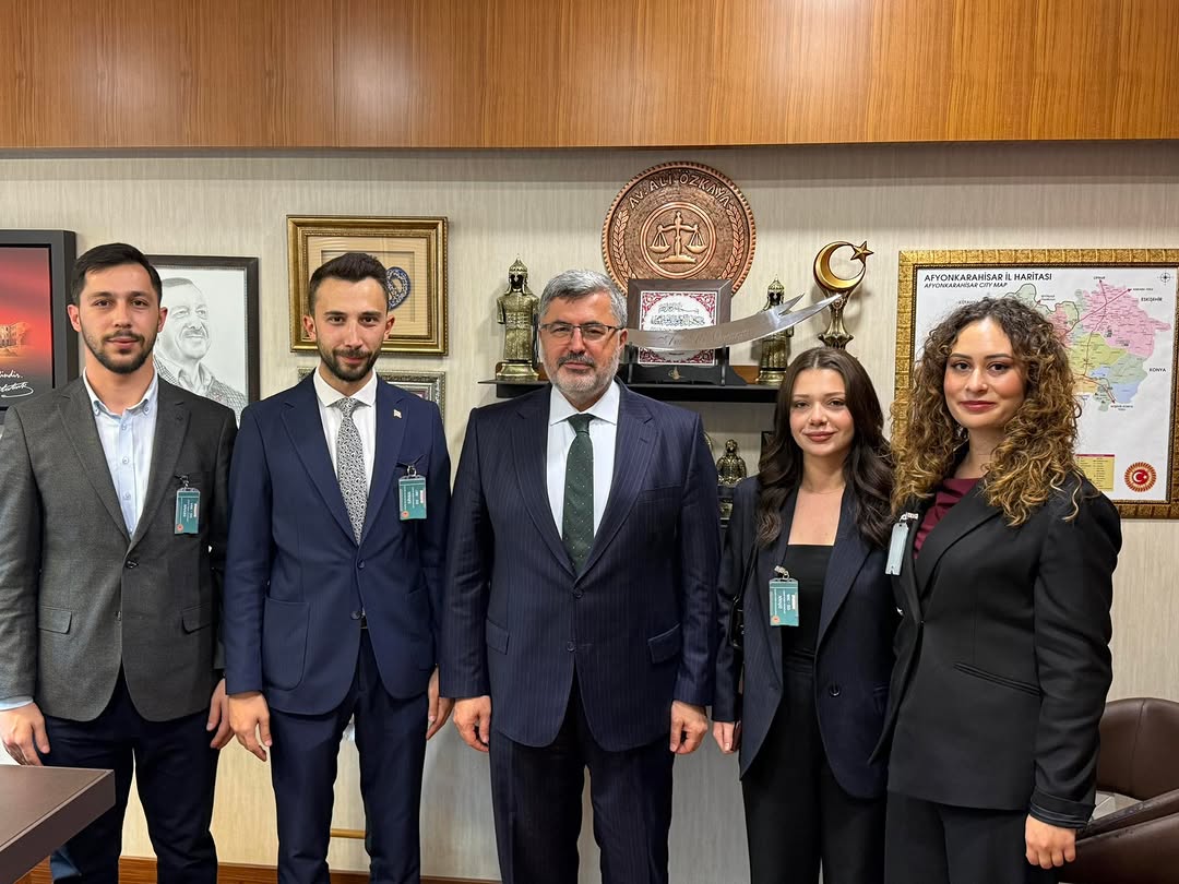 AK Parti Afyonkarahisar İl Gençlik Kolları Başkanı Mehmet Emin İntepe ve Yönetimi Gazi Meclisinde Misafir Edildi