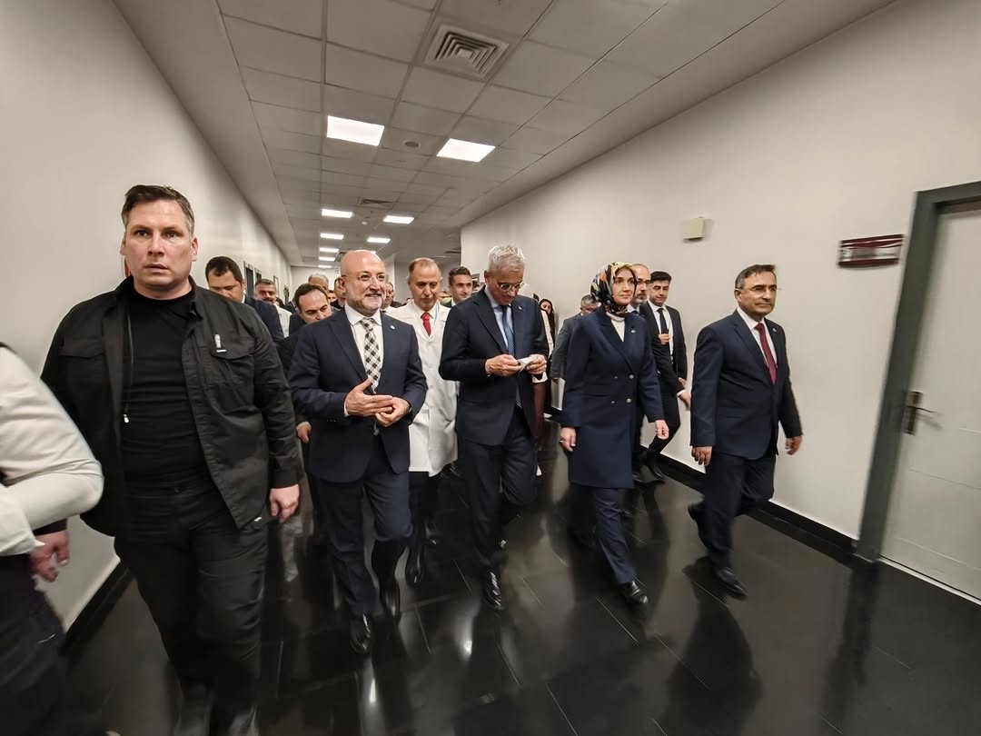 Sağlık Bakanı Kemal Memişoğlu ve Protokol Afyonkarahisar Devlet Hastanesini Ziyaret Etti