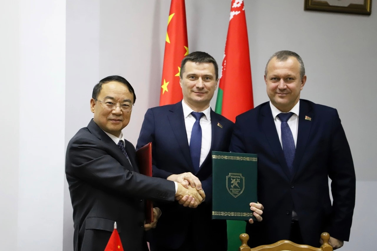 Çin ve Belarus'tan Güçlü İşbirliği