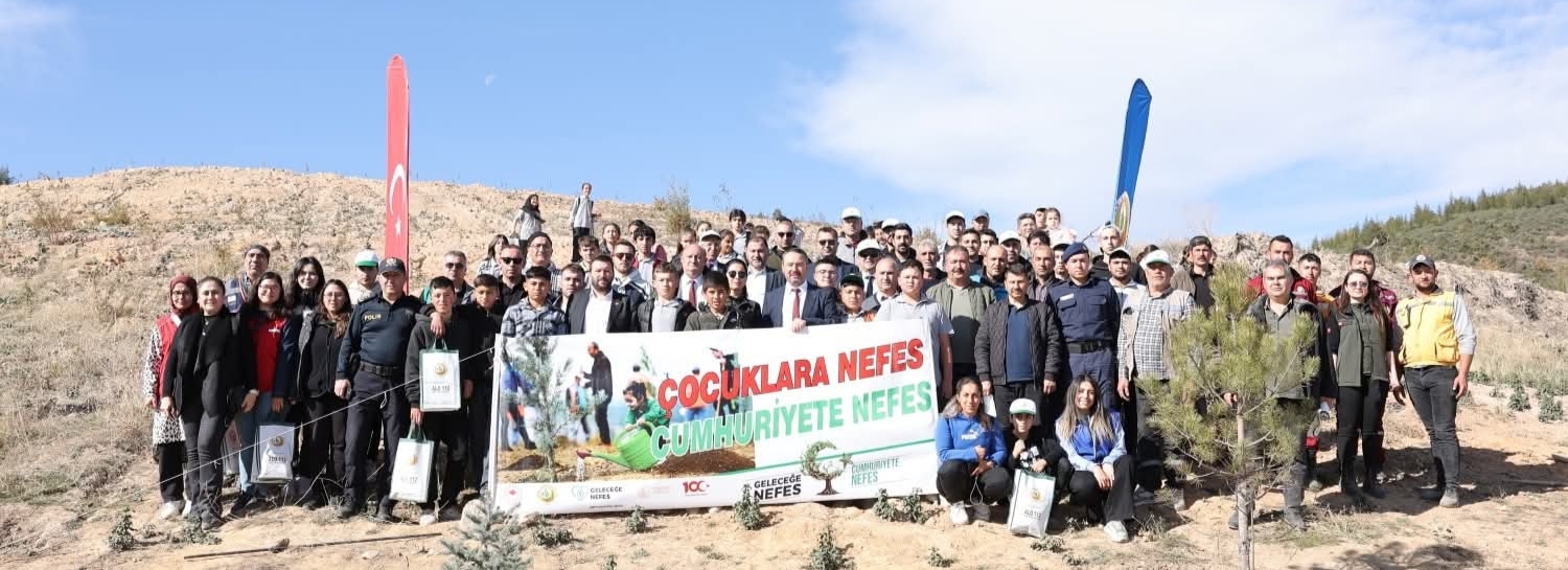 Geleceğe Nefes Programında Fidanlar Toprakla Buluşturuldu